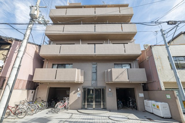 エステート朱雀の外観