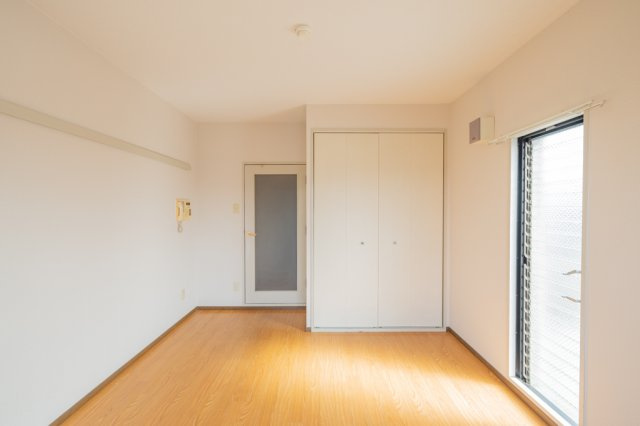 エステート朱雀の居間・リビング