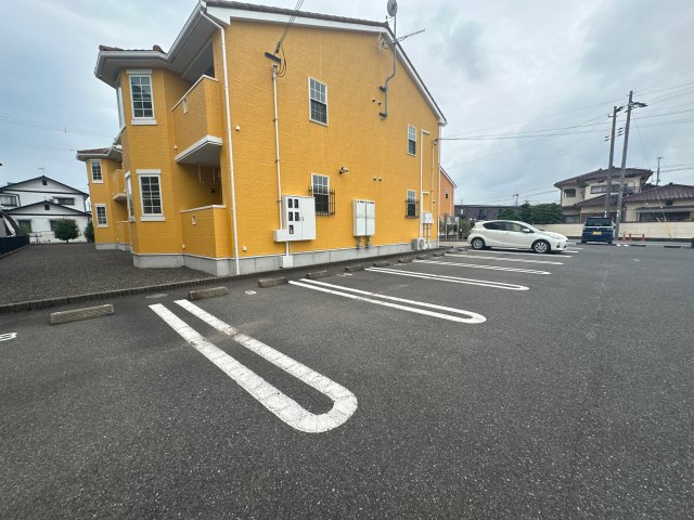 トリノ　フルートＢの駐車場