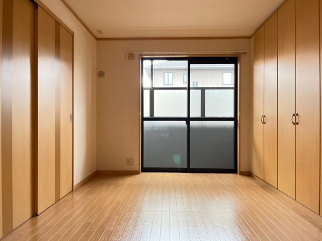 熊本市北区楡木４丁目のアパートの洋室