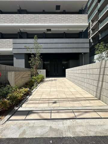 プレサンスOSAKA東成中本ハーヴィルのエントランス