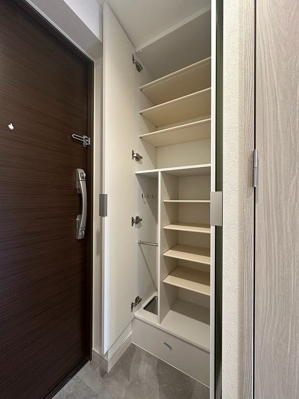 プレサンスOSAKA東成中本ハーヴィルの収納