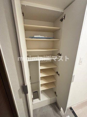 プレサンスOSAKA東成中本ハーヴィルの収納