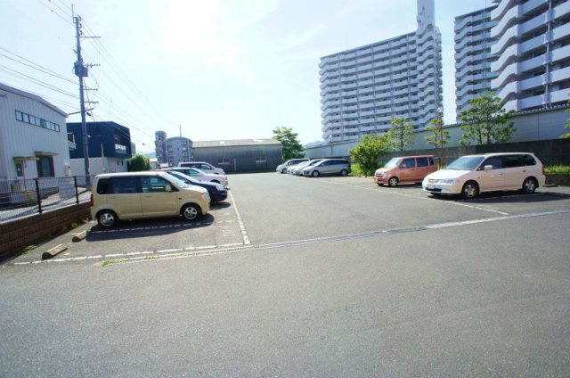 アメニティハイツ杏栄館の駐車場