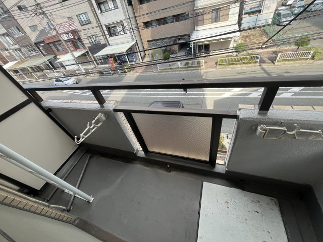 ポコアポコ明石本町メゾンのバルコニー|シャルマンフジ明石参番館