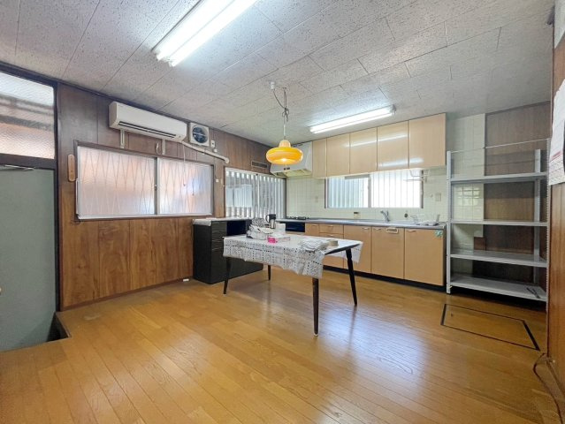 和泉市王子町　中古戸建の居間・リビング