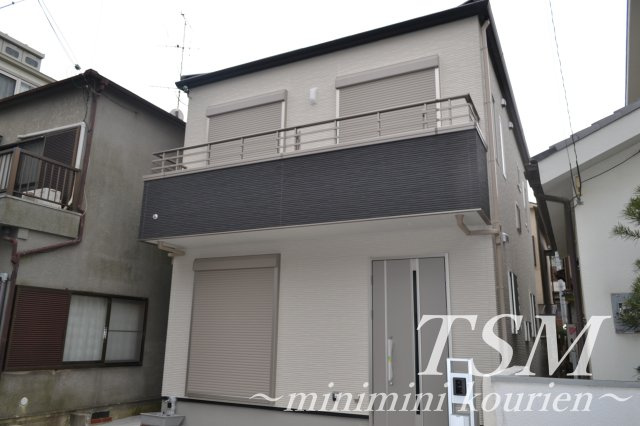 田井町貸家の駐車場