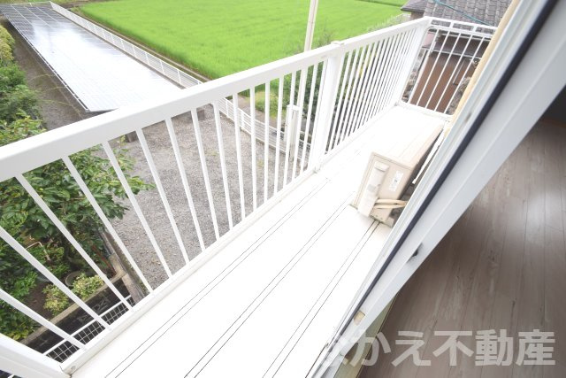 【バルコニー】 | 外からの目が気にならないバルコニーで洗濯物が干せます