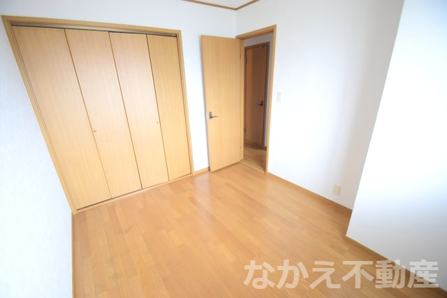 【寝室】 | 広くて明るい寝室