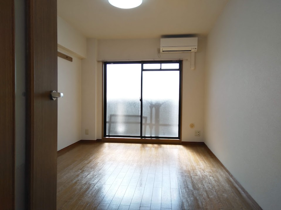 ヴィヴァーチェ四条大宮の洋室