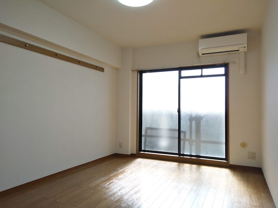 ヴィヴァーチェ四条大宮の洋室