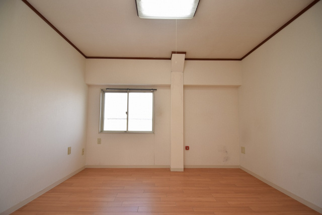 ポップ高槻の居間・リビング