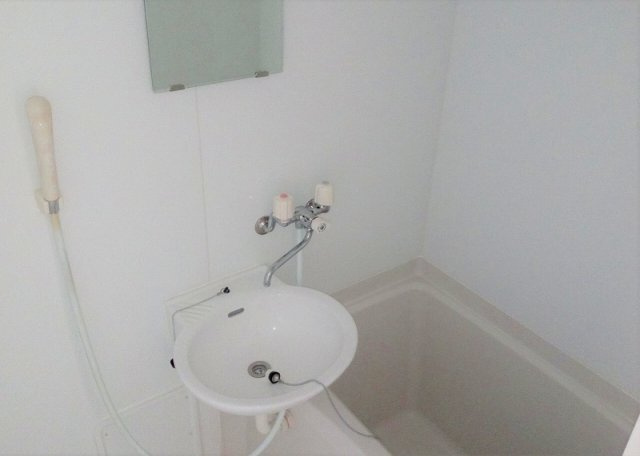 レオパレスGardenⅡの浴室