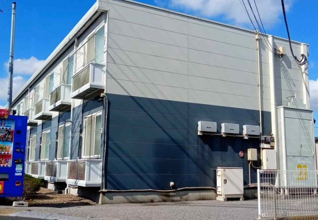 レオパレスMidoriⅡのエントランス