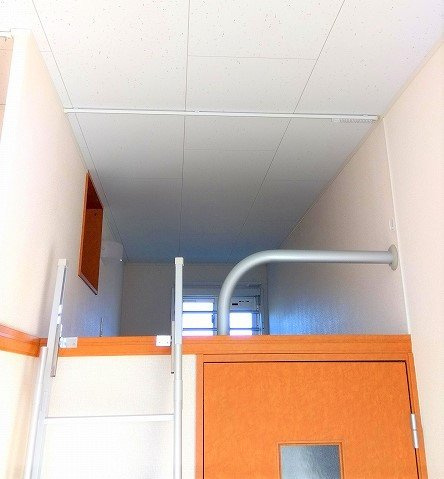 レオパレスサンクレール柏Cの玄関