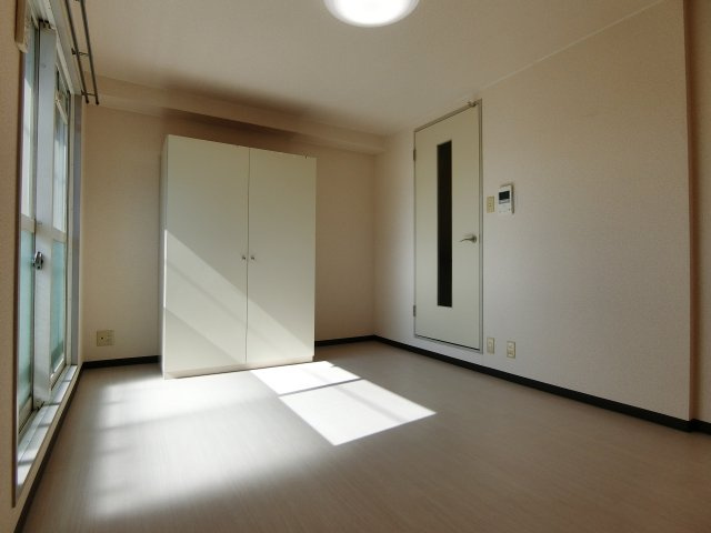 レジデンス梅小路の居間・リビング|Aタイプ