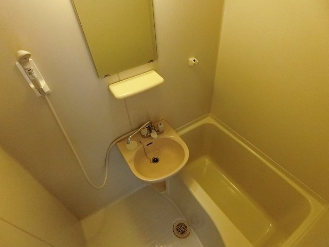 レジデンス梅小路の浴室