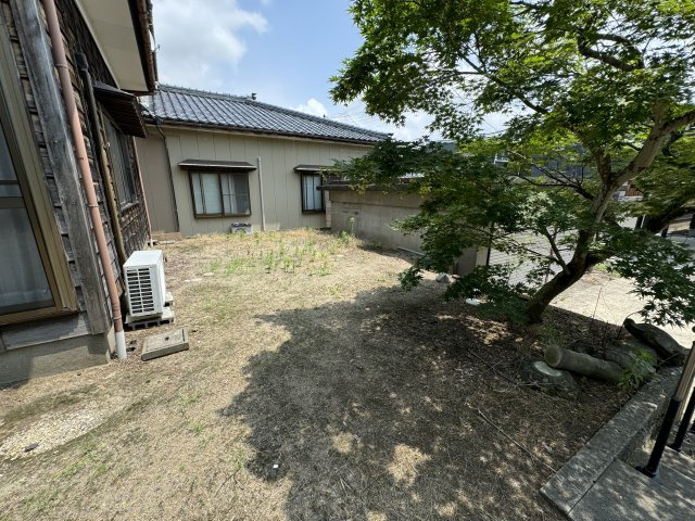 東区一日市　中古戸建の庭