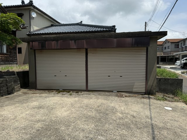 東区一日市　中古戸建の駐車場