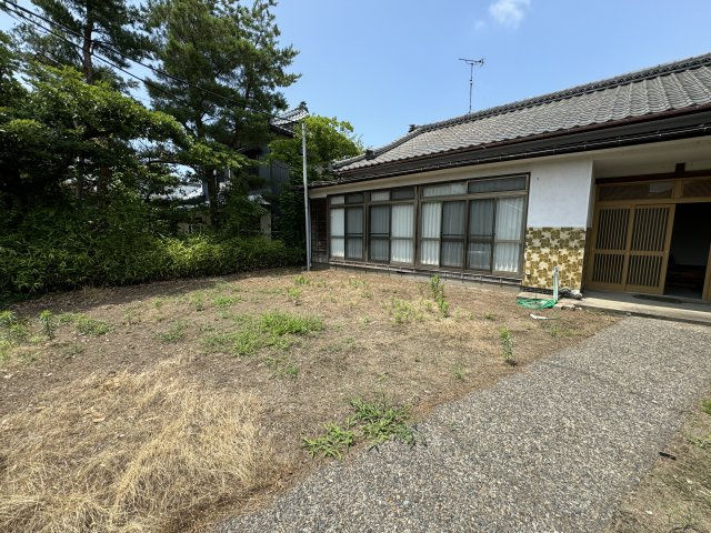 東区一日市　中古戸建の庭
