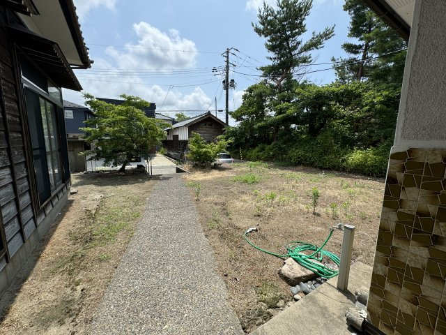 東区一日市　中古戸建の庭