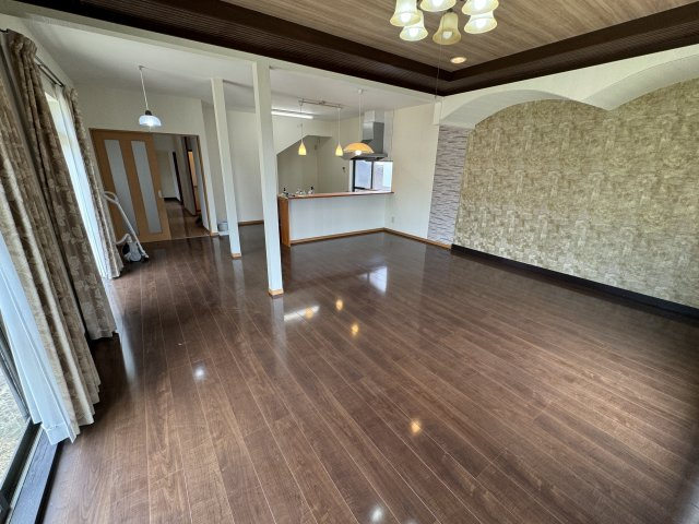 東区一日市　中古戸建の居間・リビング