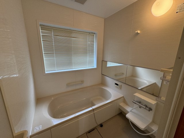 東区一日市　中古戸建の浴室