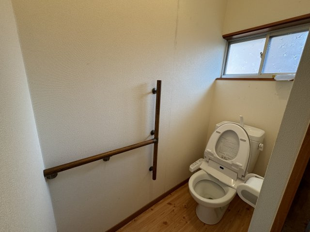 東区一日市　中古戸建のトイレ