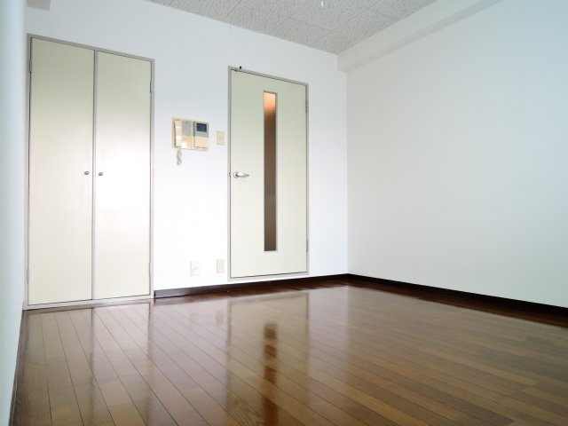 高槻市城西町の賃貸マンションの洋室
