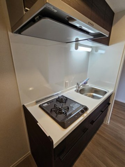 【キッチン】 | エアフォルク河原 | 2口ガスコンロなのでお湯を沸かしながら、他のものの調理もできますね