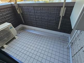 【バルコニー】 | エアフォルク河原 | 奥行きのあるバルコニーですよ