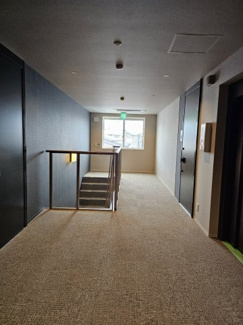 【ロビー】 | ロビーも室内なので雨や風も気になりにくいですね