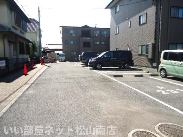 【駐車場】 | フォブール白石　A棟