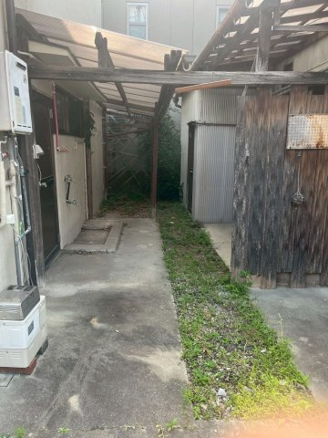 川端貸家のバルコニー