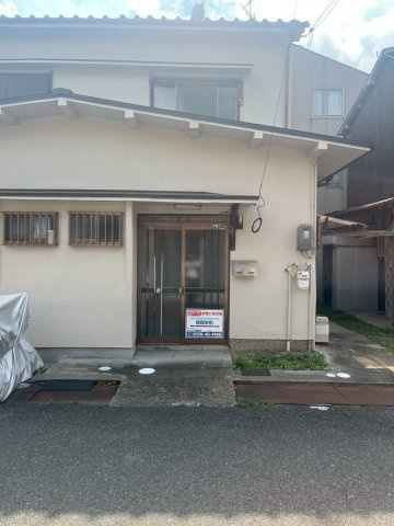 川端貸家のエントランス