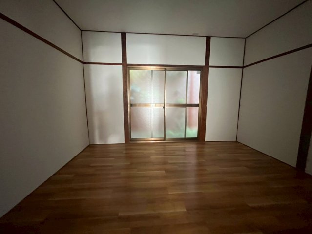川端貸家の洋室