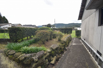【庭】 | 東郷町斧渕字佐山　戸建