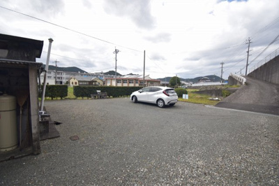 【駐車場】 | 東郷町斧渕字佐山　戸建