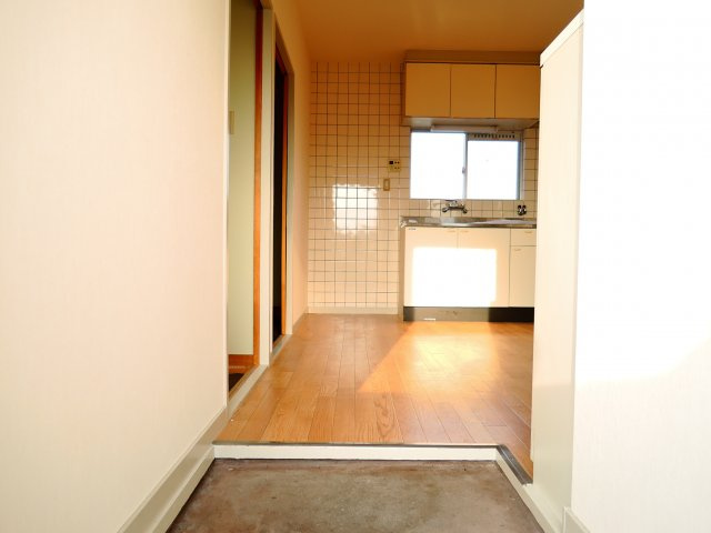 西町ロイヤルマンションの玄関