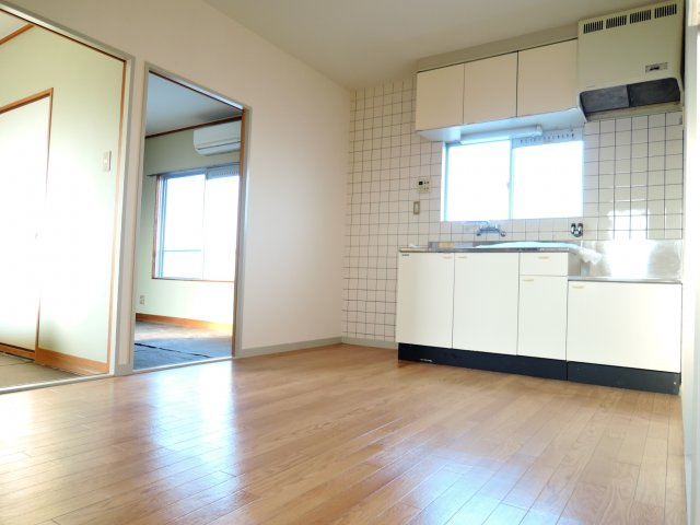 西町ロイヤルマンションの居間・リビング