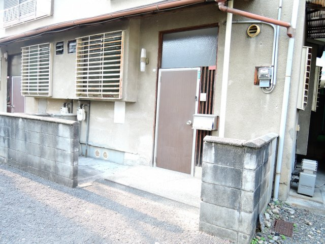 中谷借家2戸の玄関