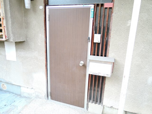 中谷借家2戸の玄関