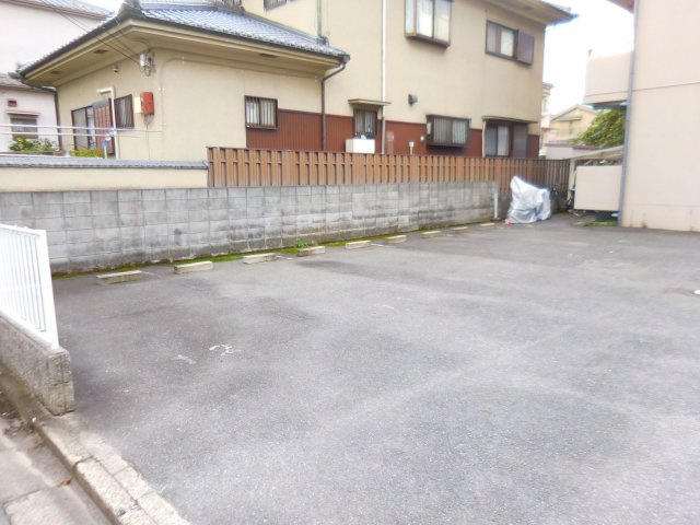 ドリームオアシスの駐車場