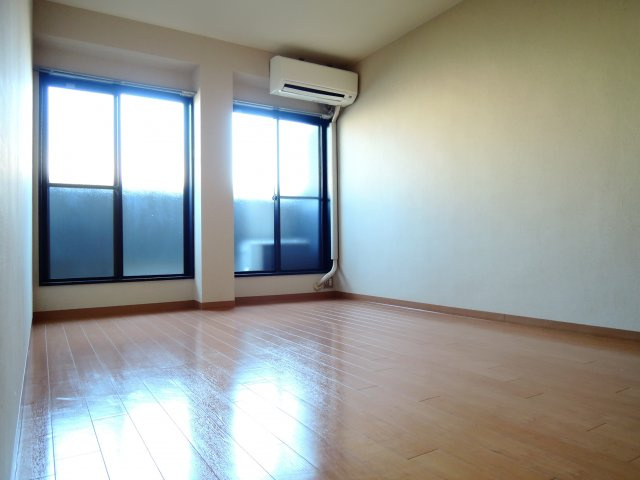 コトブキパークハイツの洋室