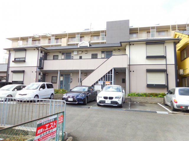 サンライフ川添の駐車場