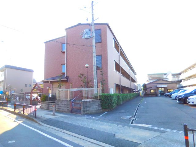 高槻市中川町の賃貸マンションの外観