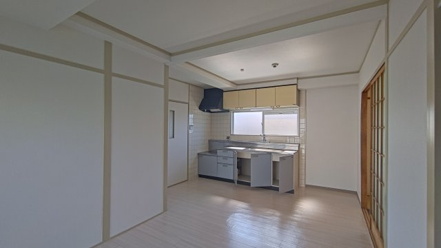 西町ハイツの居間・リビング