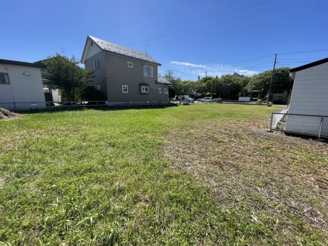 米町2丁目駐車場の庭