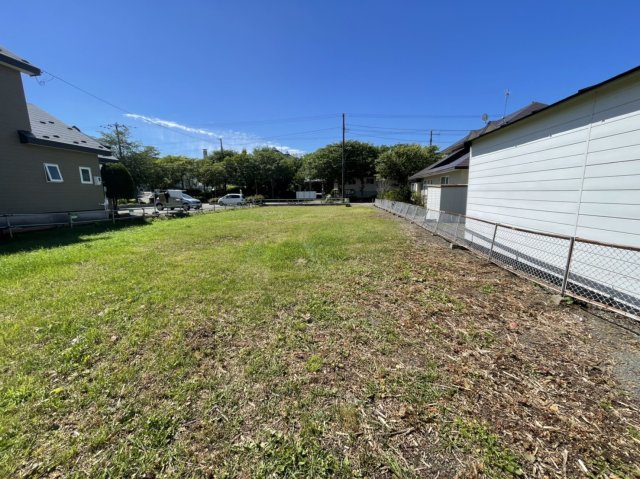 米町2丁目駐車場の庭