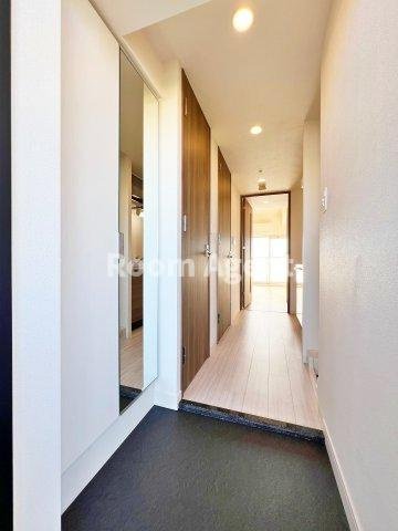 プレサンス久屋大通公園セラフィの玄関